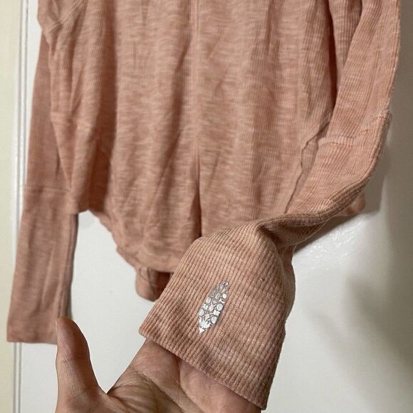 FP Movement Free people ribbed peach pink long sleeve keyhole back shirt SMALL - Picture 3 of 6